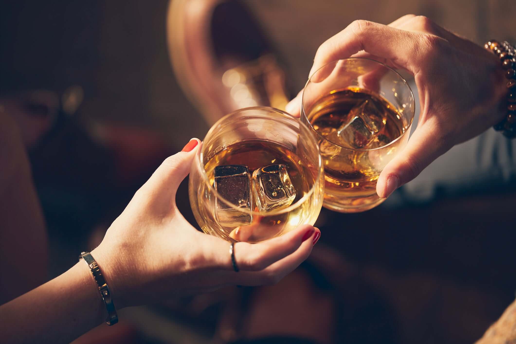 How to (properly) drink whiskey straight